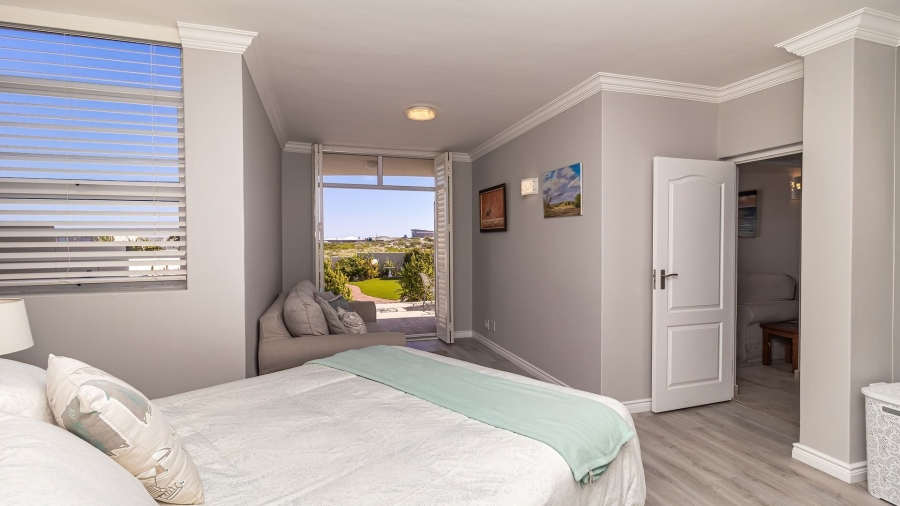 3 Bedroom Property for Sale in Bloubergstrand Western Cape